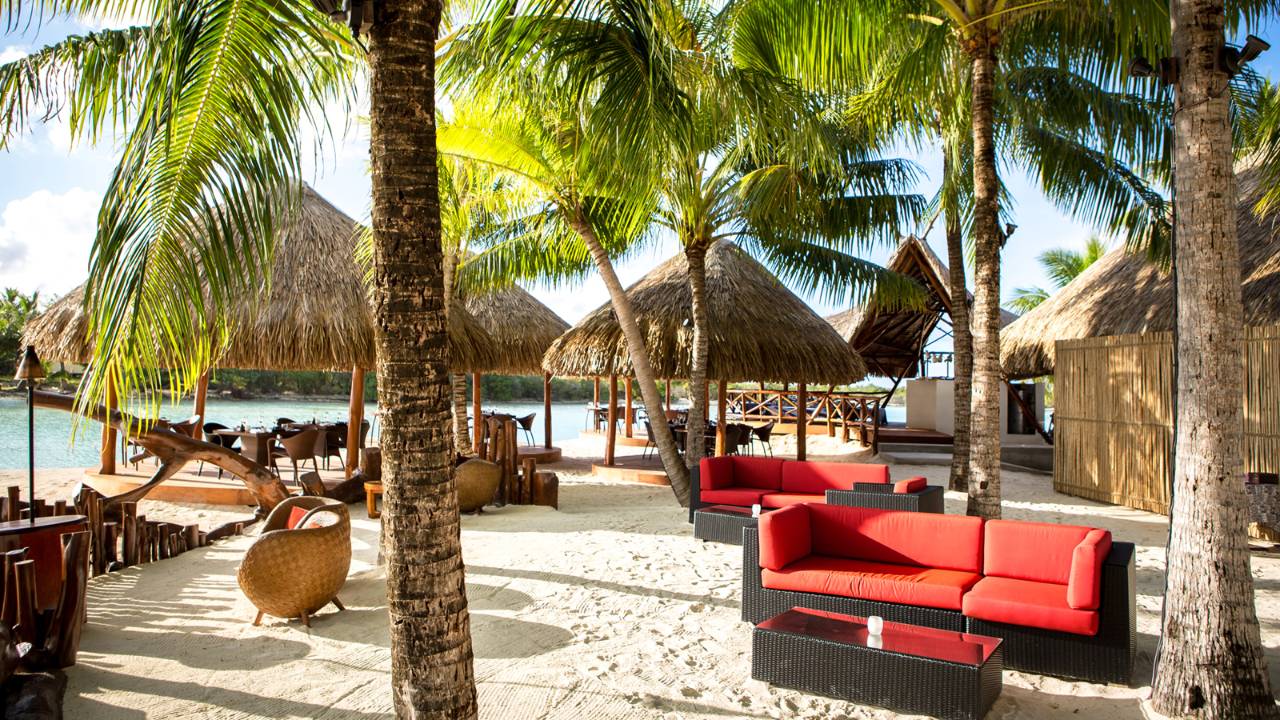 Fare Hoa Beach Bar & Grill