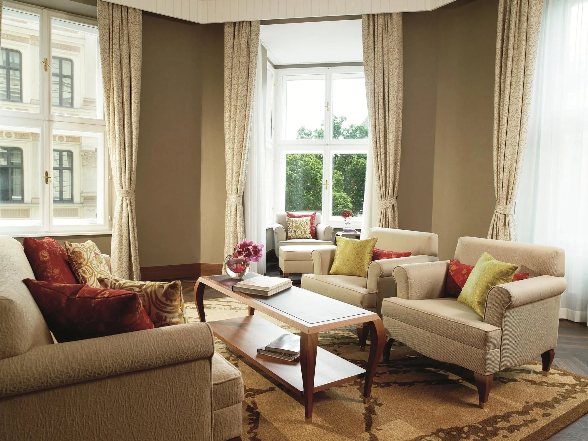 Room gallery image 1.