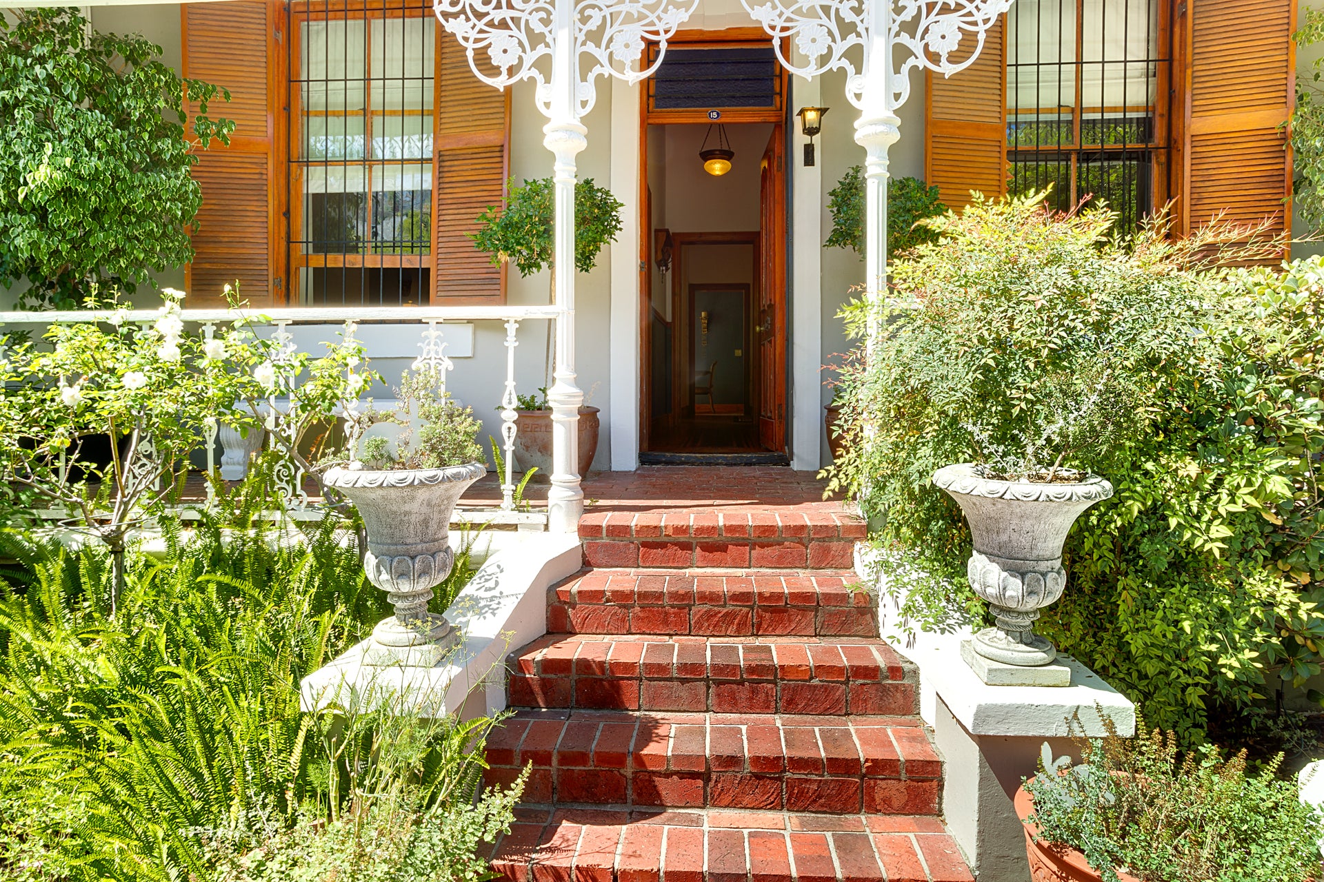 Albert Cottage - Steps to the front door