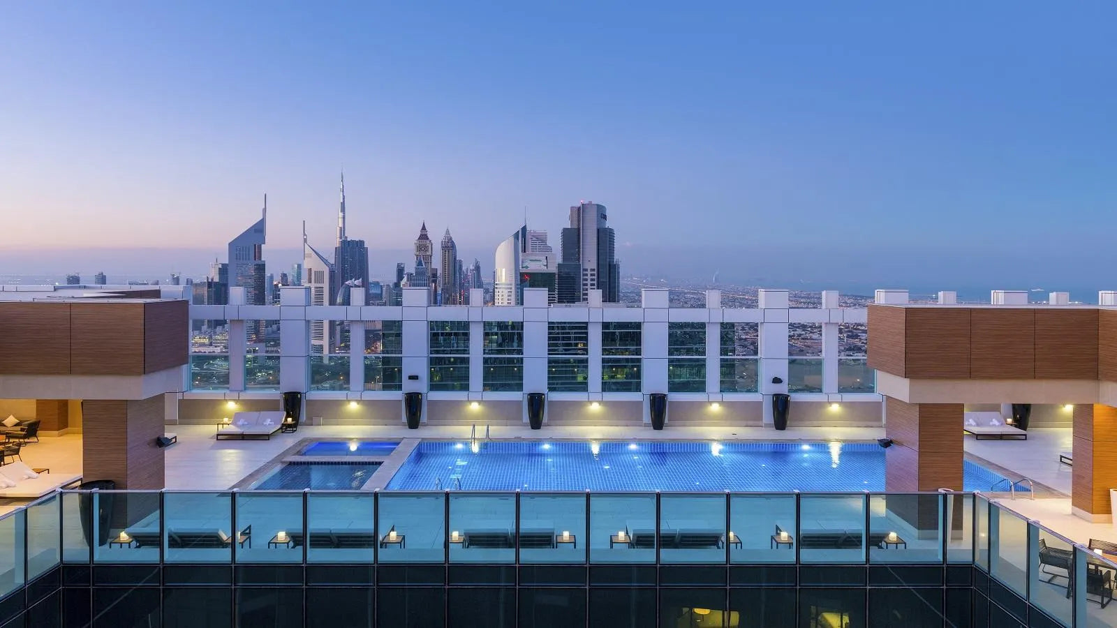 Sheraton Grand Hotel, Dubai, United Arab Emirates gallery image 2.