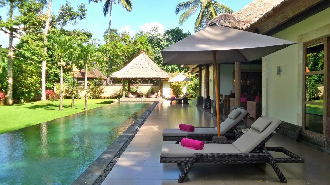 Rouge Bali Lounge Bar Villas & Spa