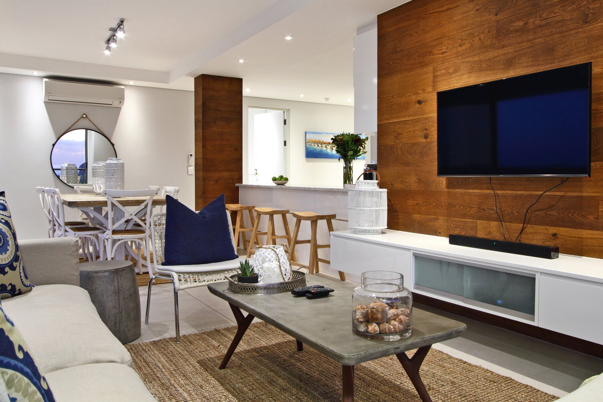 Wall mounted flat screen TV