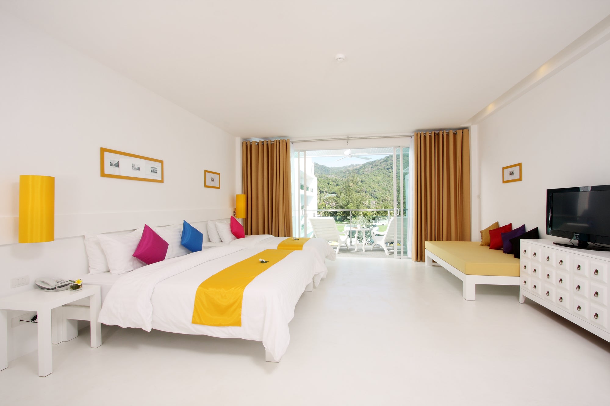 The Old Phuket Karon Beach Resort : Deluxe pool view