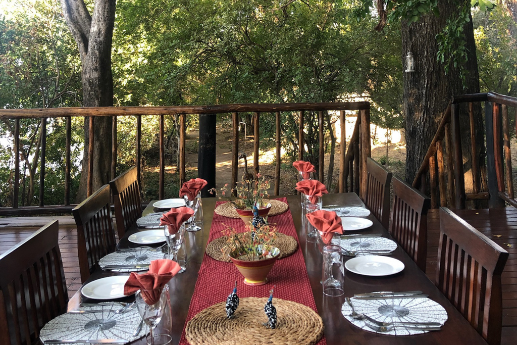 Vundu Camp dining area for lunch