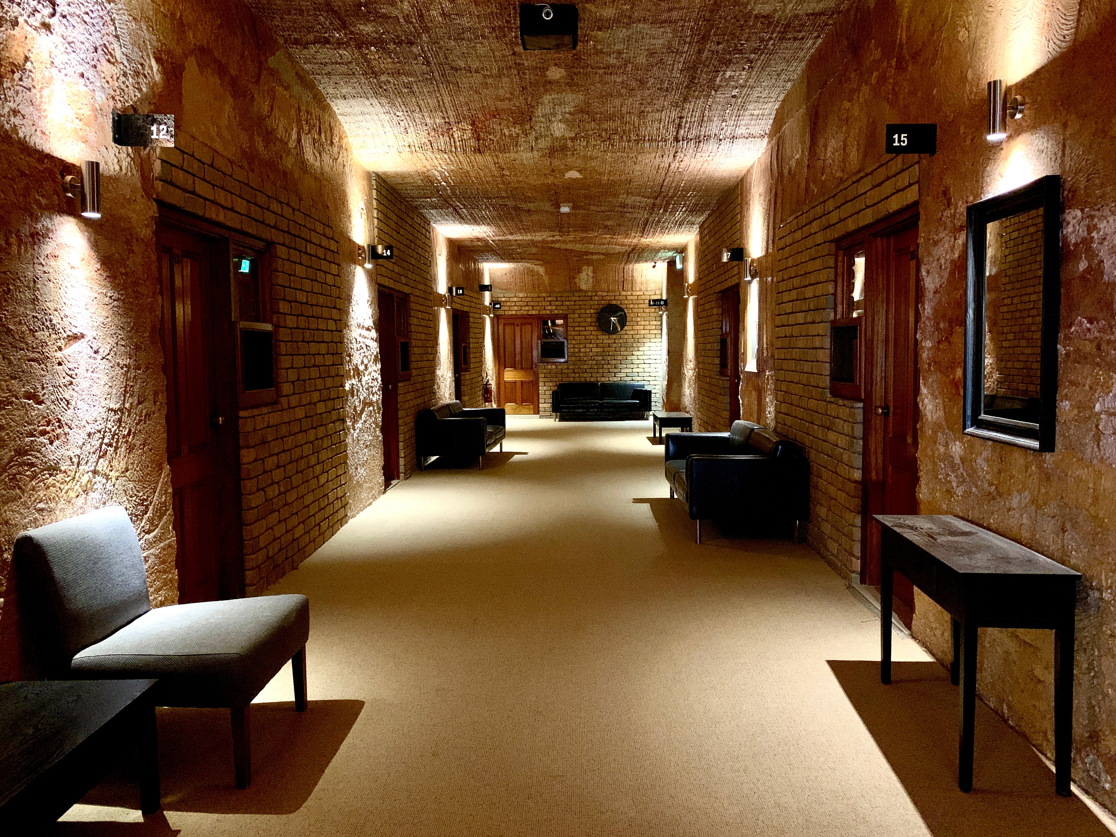 Lookout Cave Underground Motel