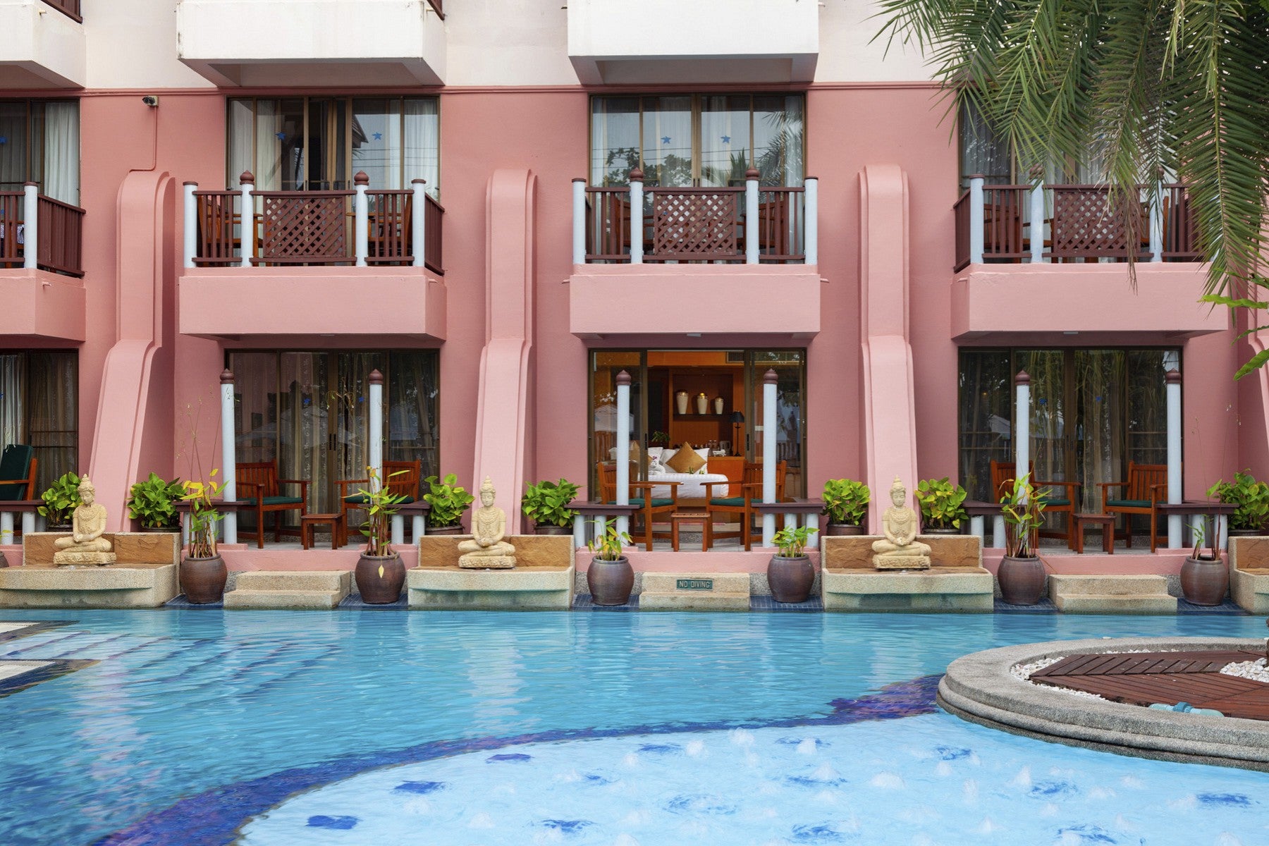 Seaview Patong Hotel