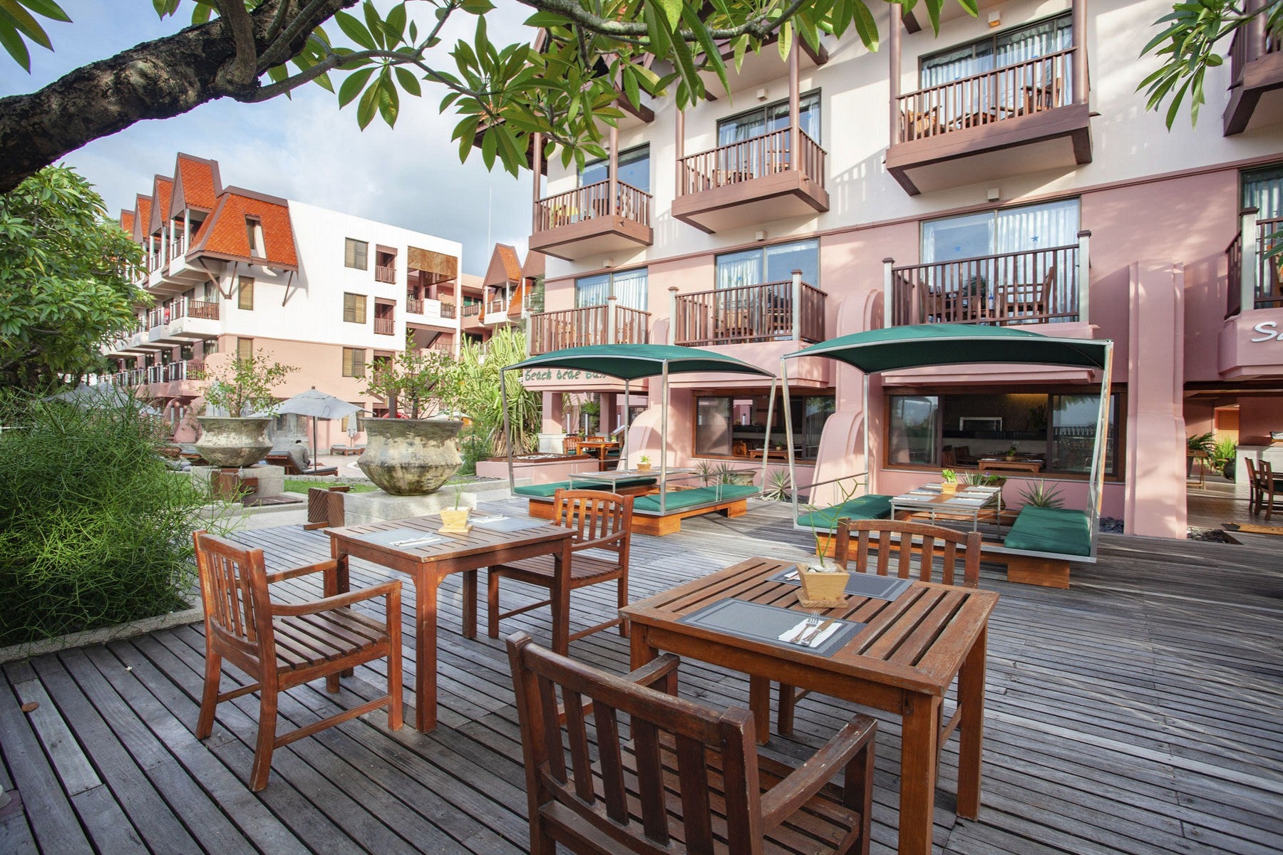 Seaview Patong Hotel
