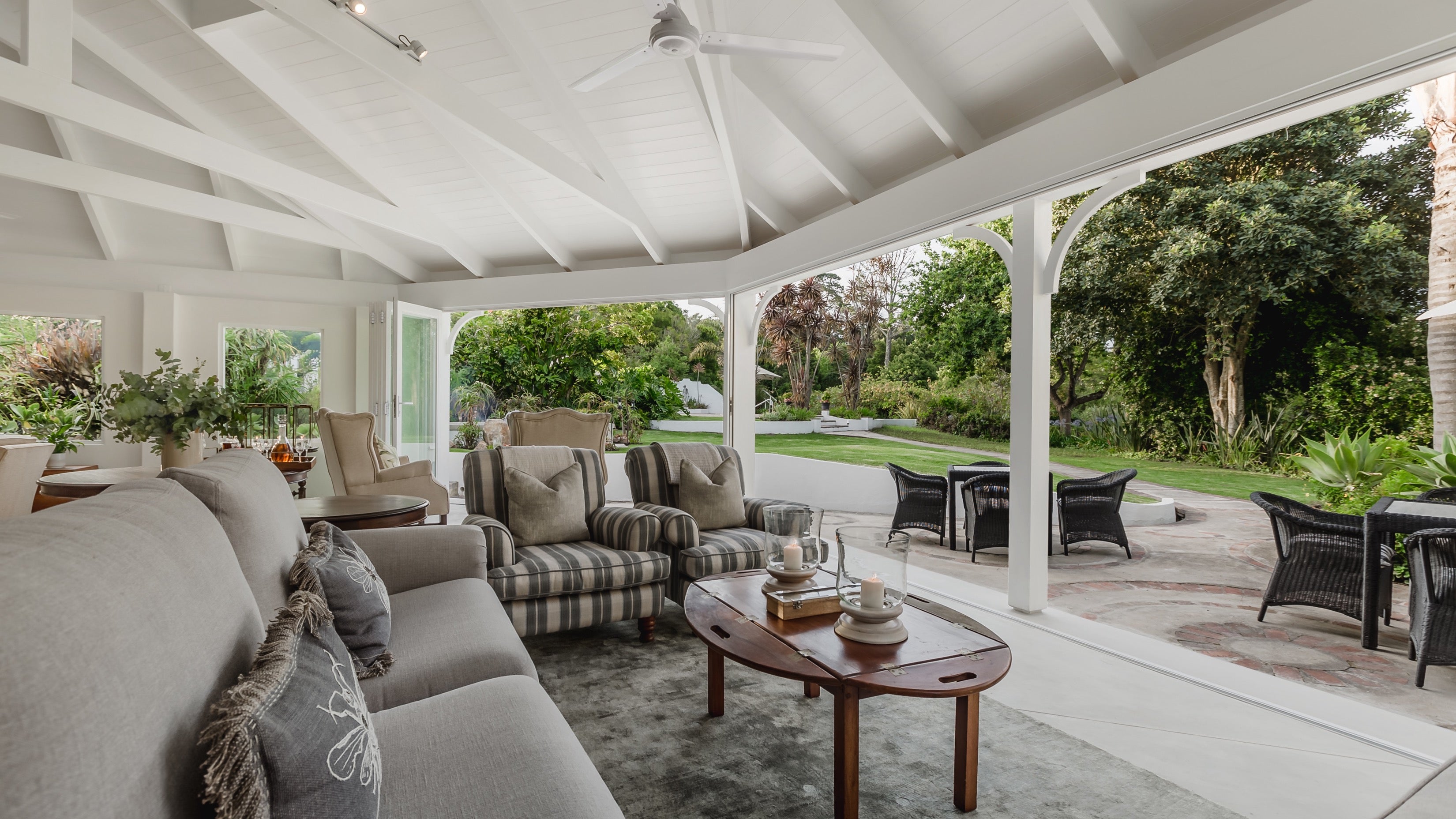 Summer House Chill Space