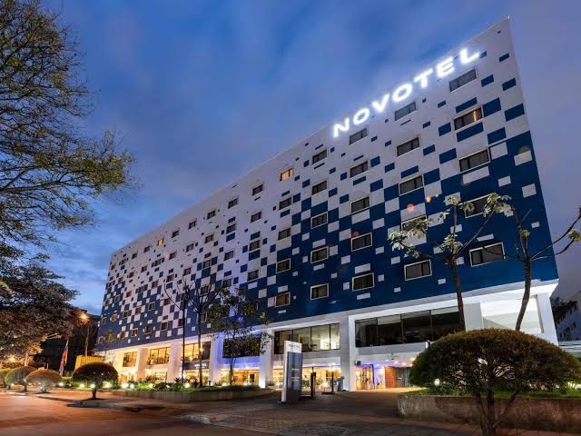 Salvio ApartaSuites - Parque 93