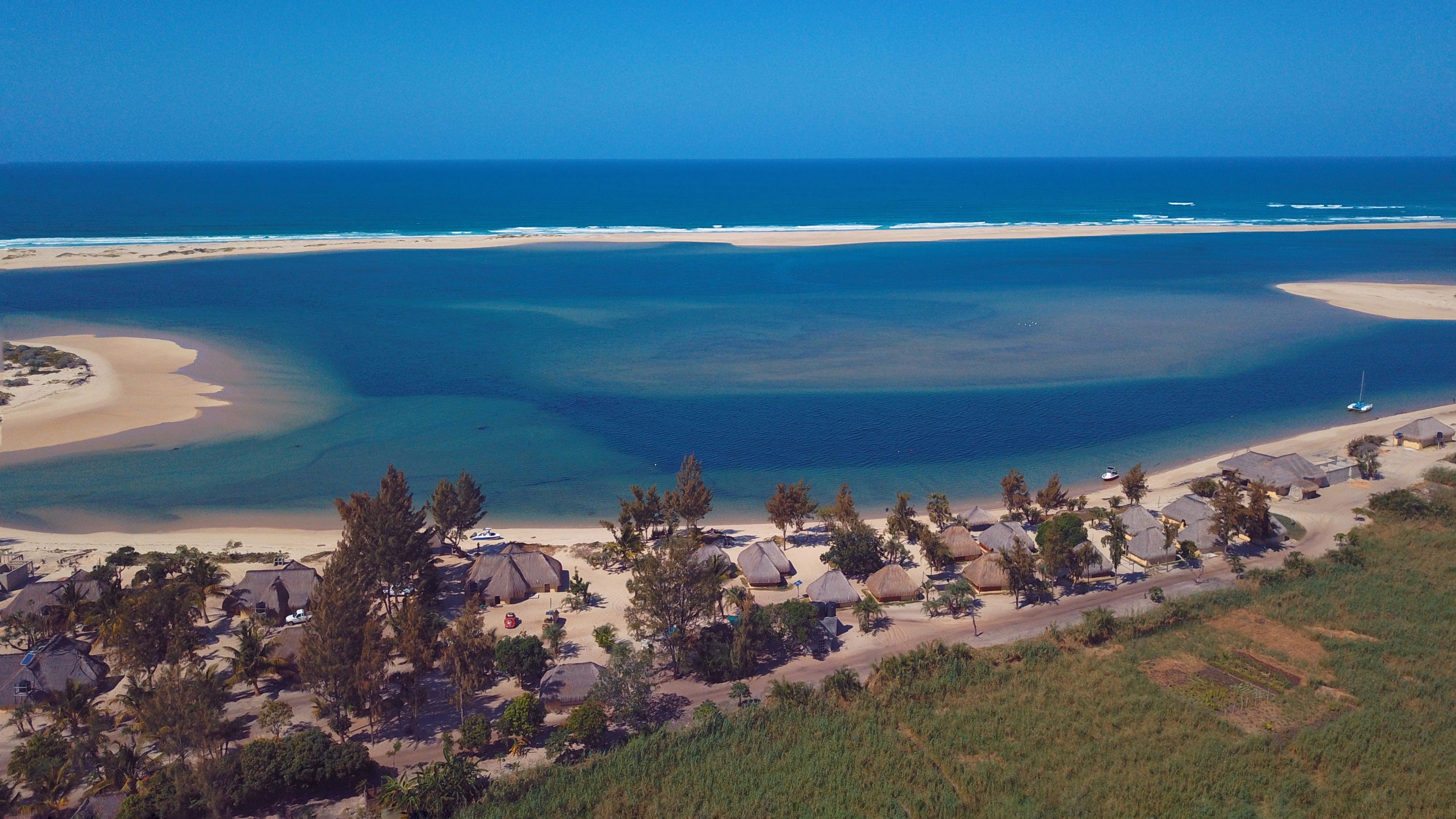 The Perfect position of Paradise Beach Lodge