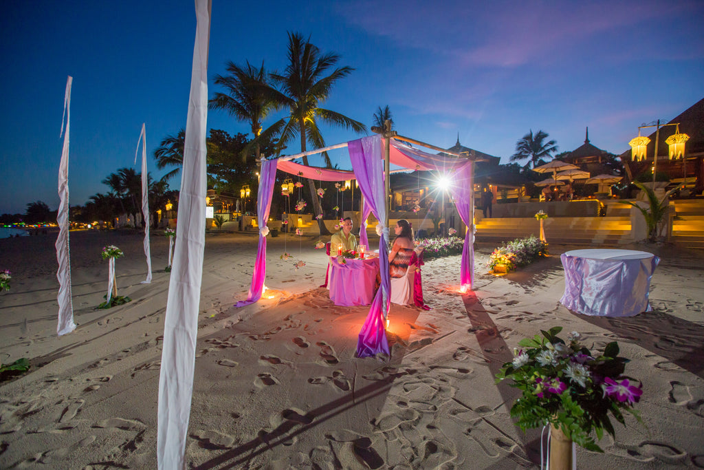 Romantic Dinner on The Beach
