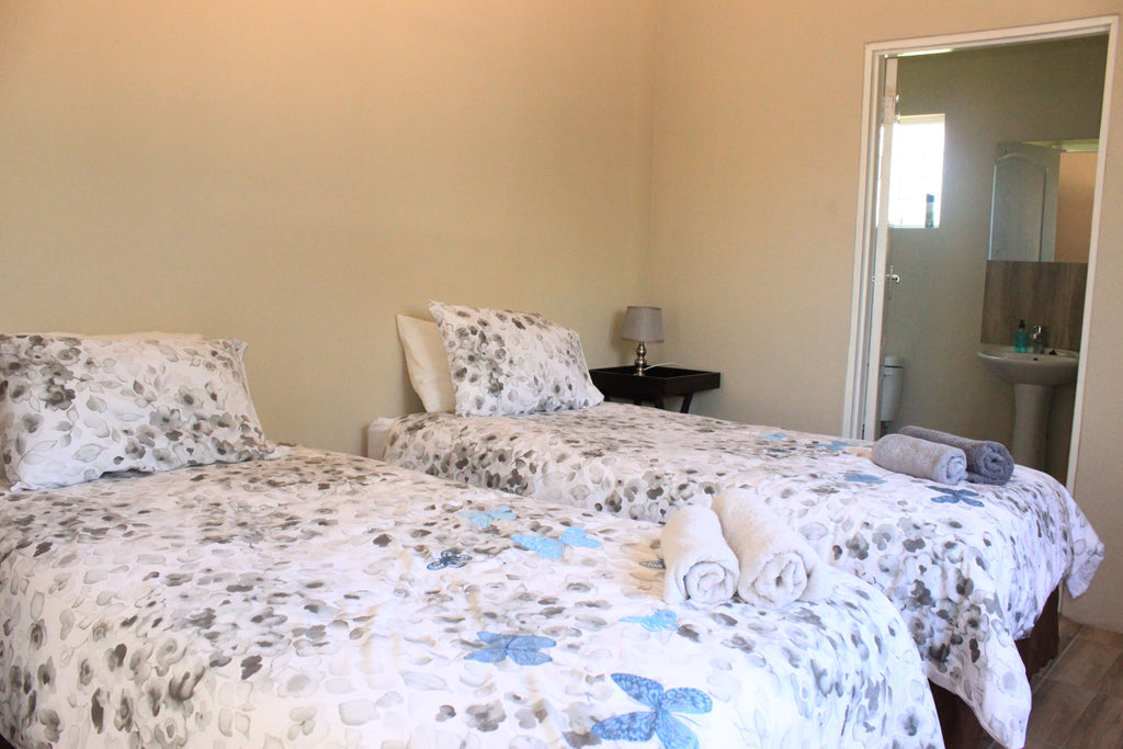 Twin en-suite Self-catering