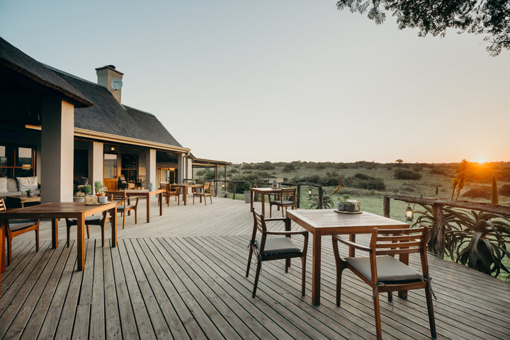 Hlosi Game Lodge on Amakhala Private Game Reserve