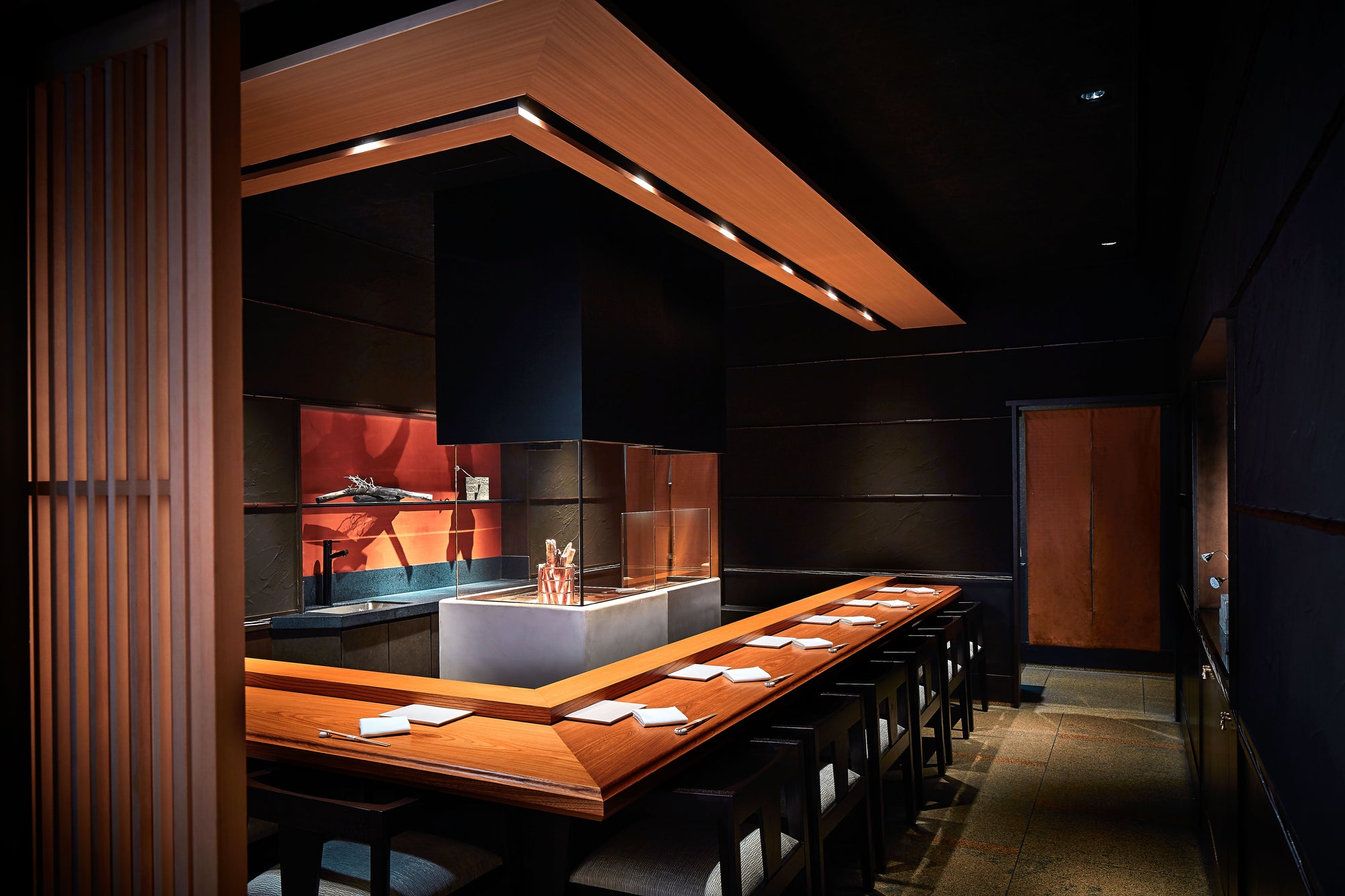 Japanese Restaurant “Hanagatami”