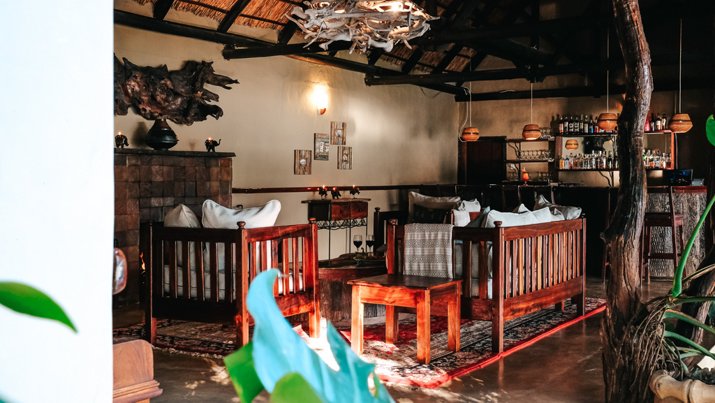 Mukambi Safari Lodge Lounge Area