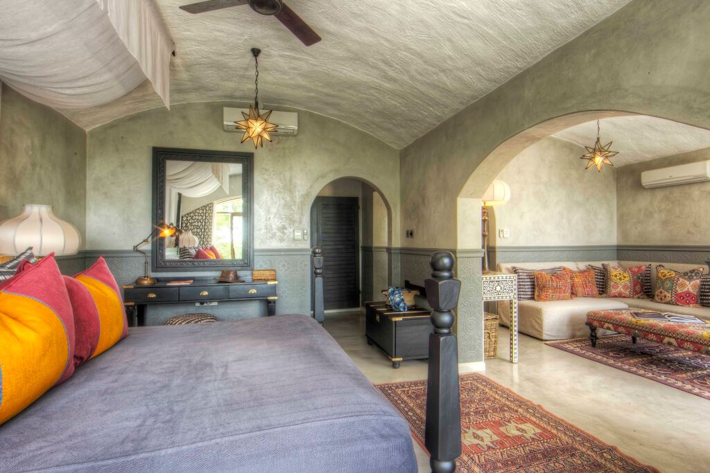 Honeymoon Suite 