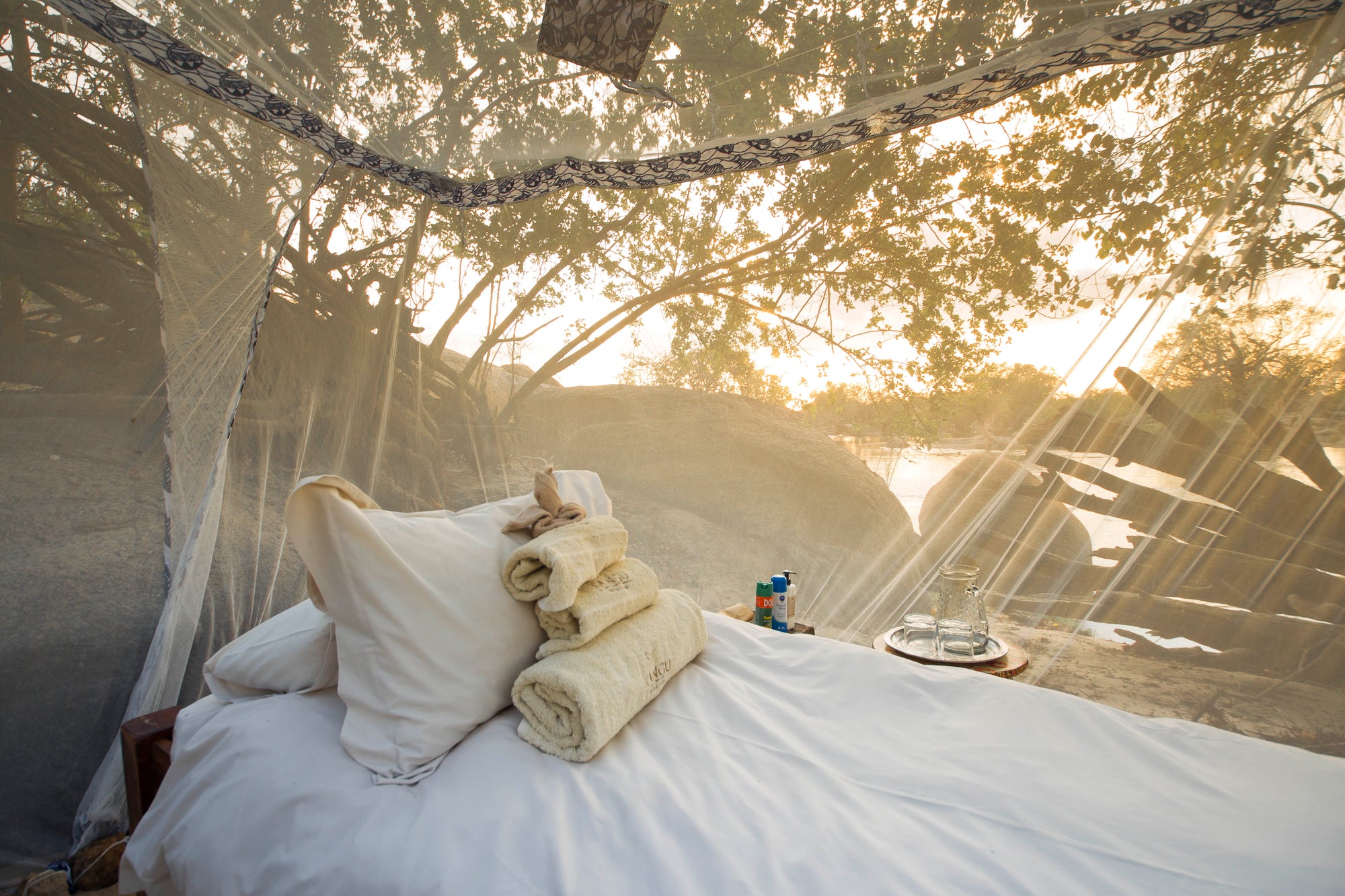 Canoe bed
