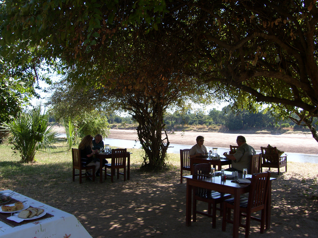 Lunch at the bank of the Luangwa River