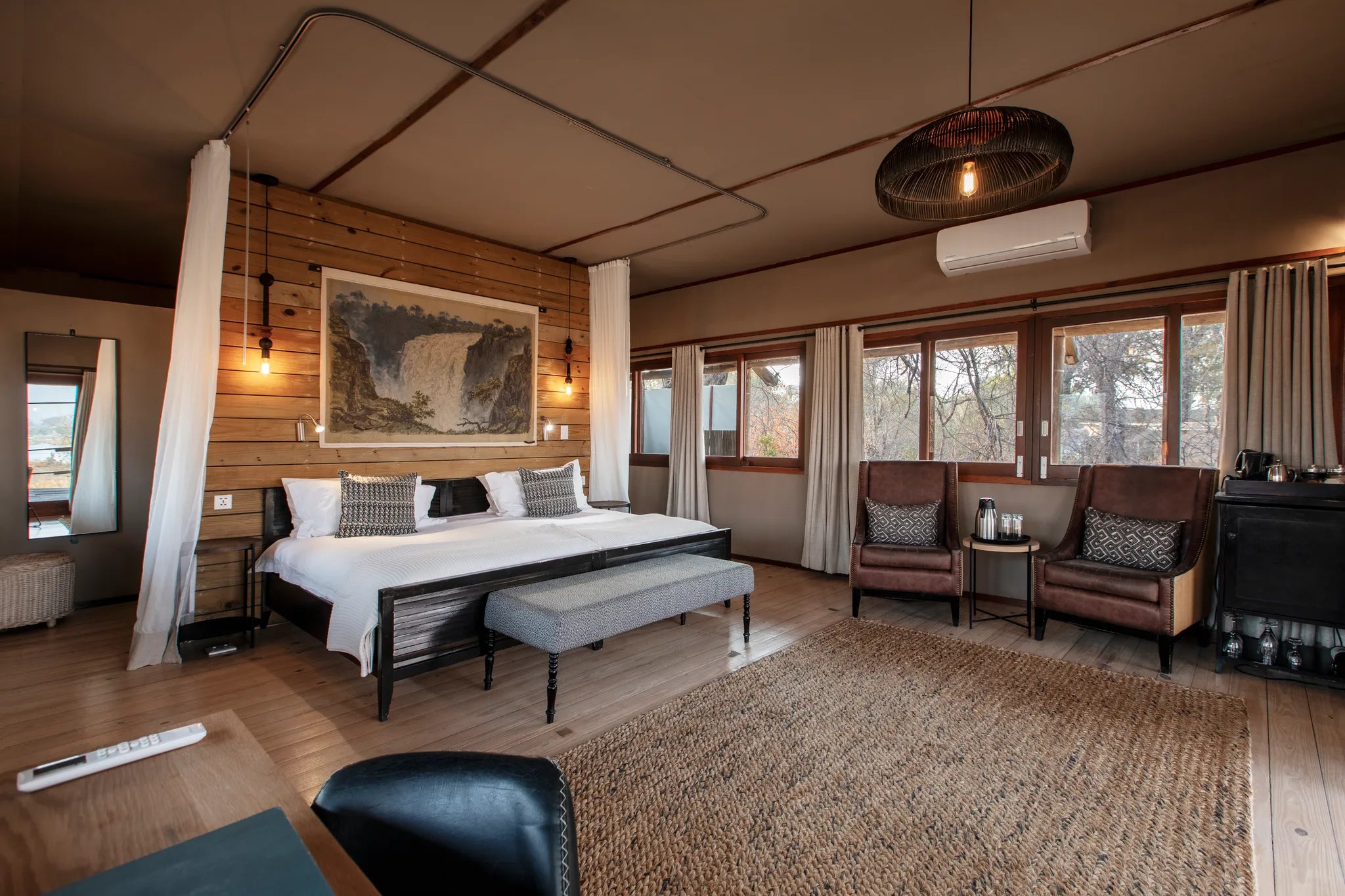 Room gallery image 1.