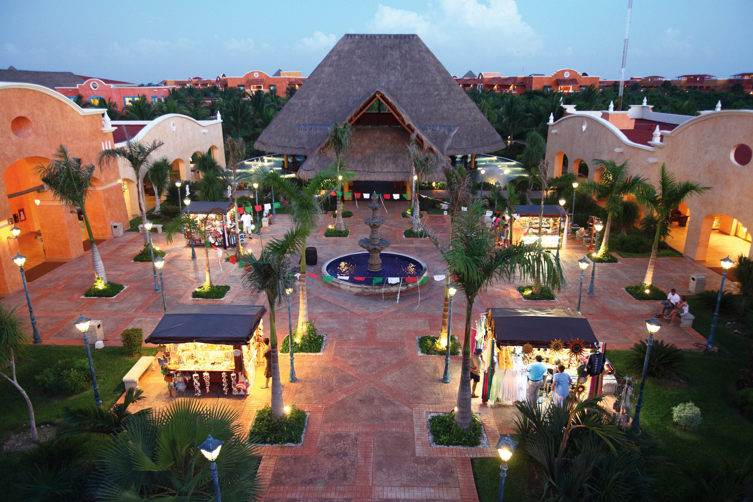 Barceló Maya Colonial