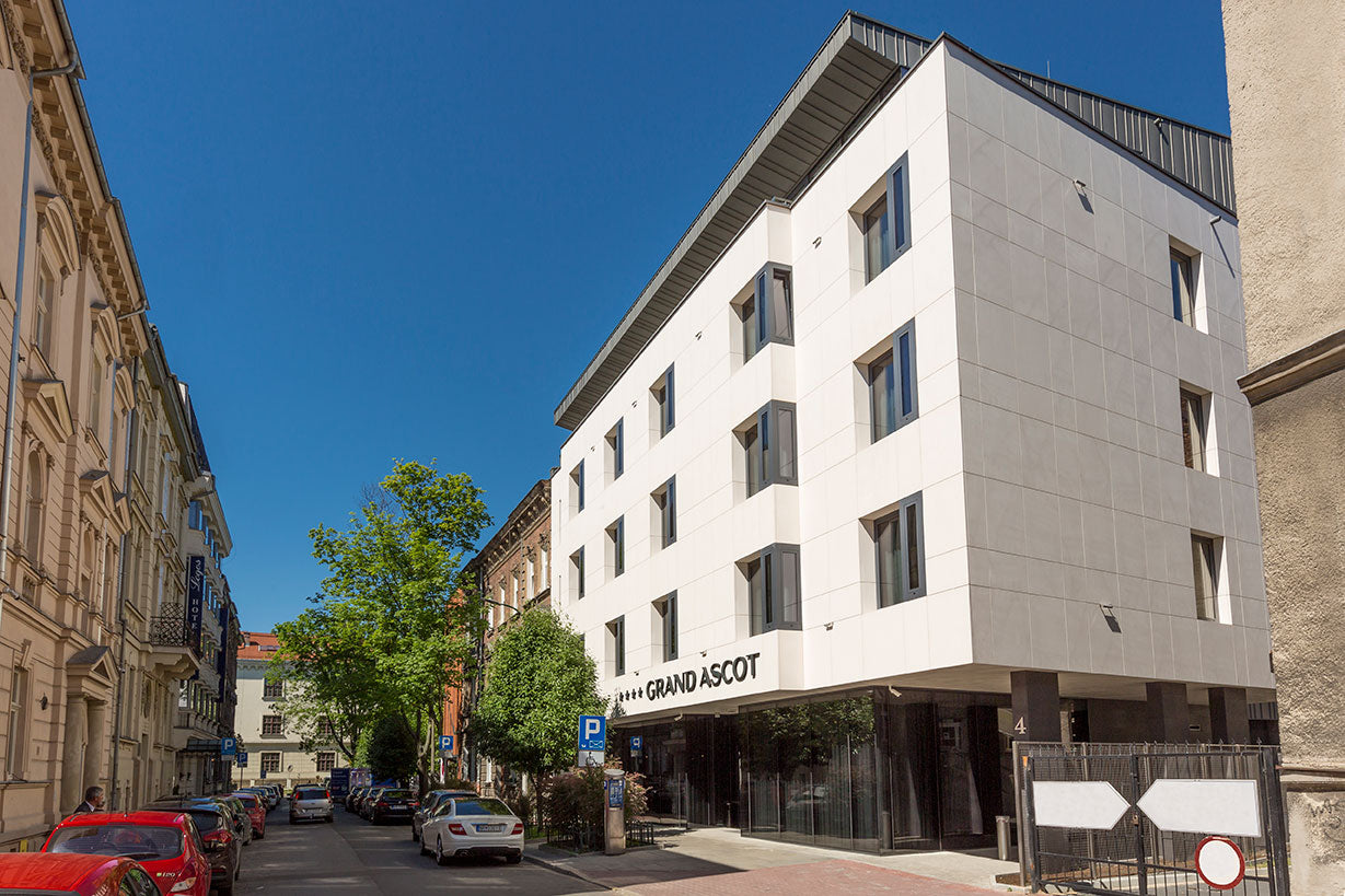 Grand Ascot Hotel