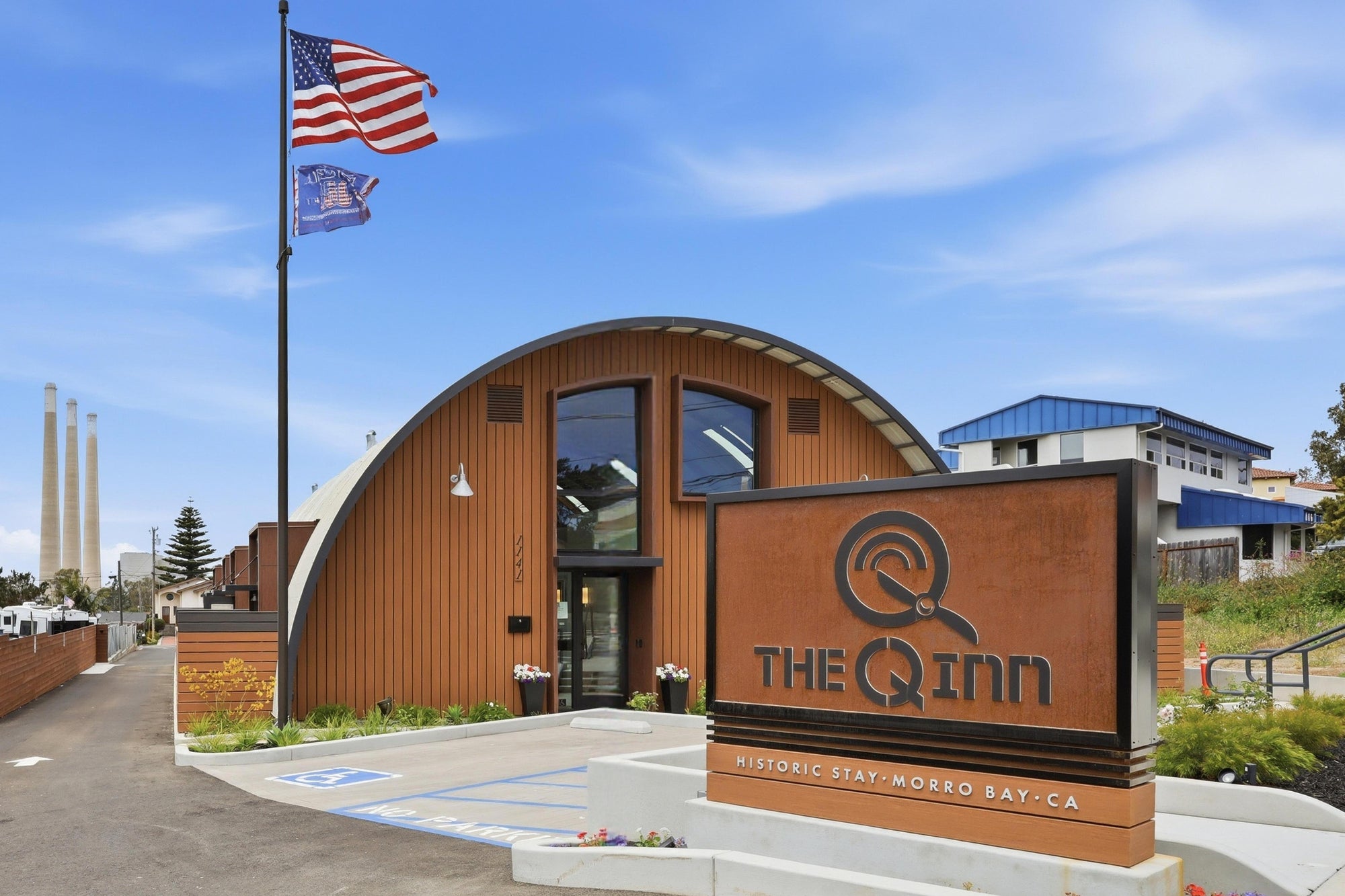 Q Inn Beach Hotel