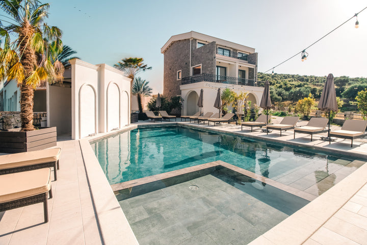 Carolea Villas & Restaurant