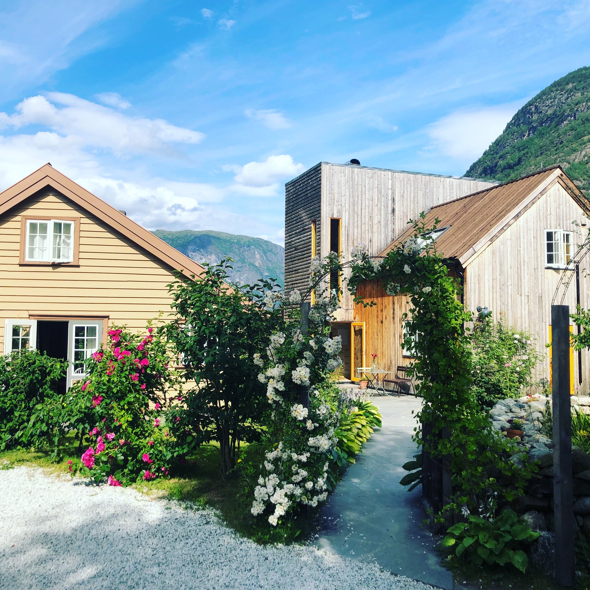 29|2 Aurland