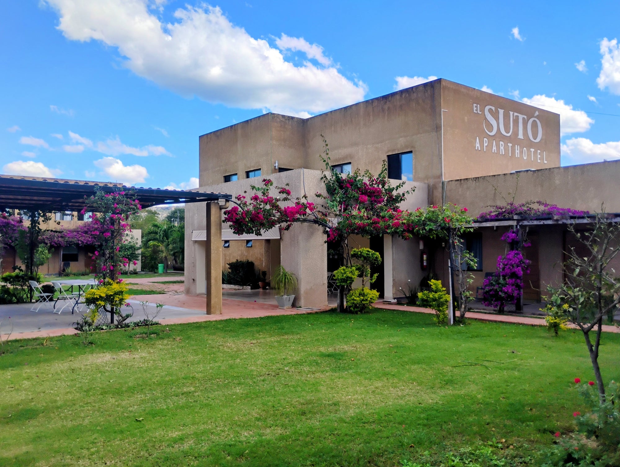 El Sutó Aparthotel