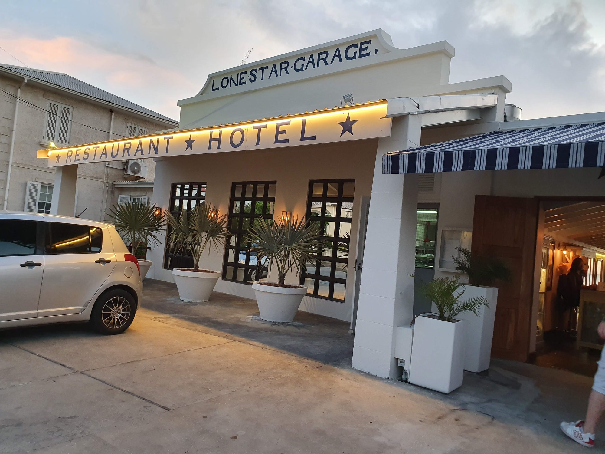 Lone Star Hotel & Restaurant