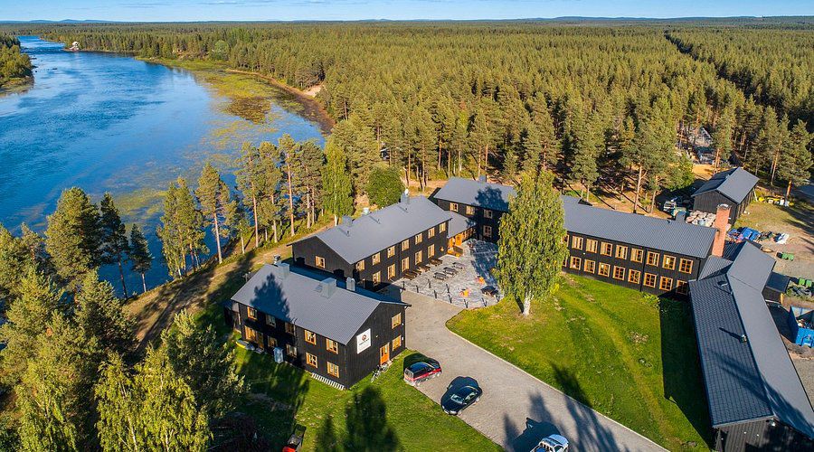 Arctic River Lodge