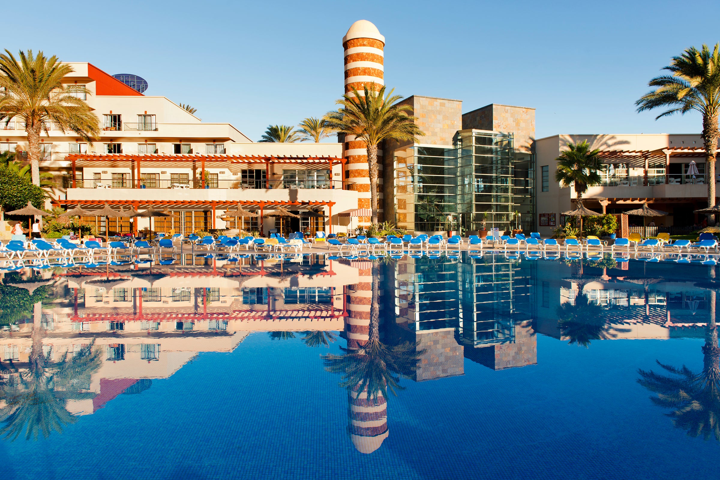 Elba Carlota Beach And Convention Resort