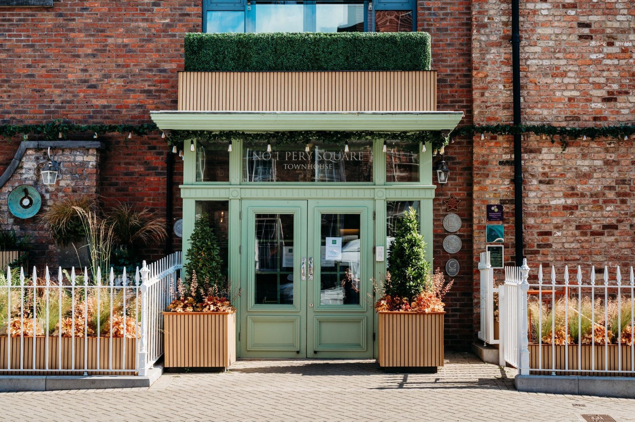 No.1 Pery Square