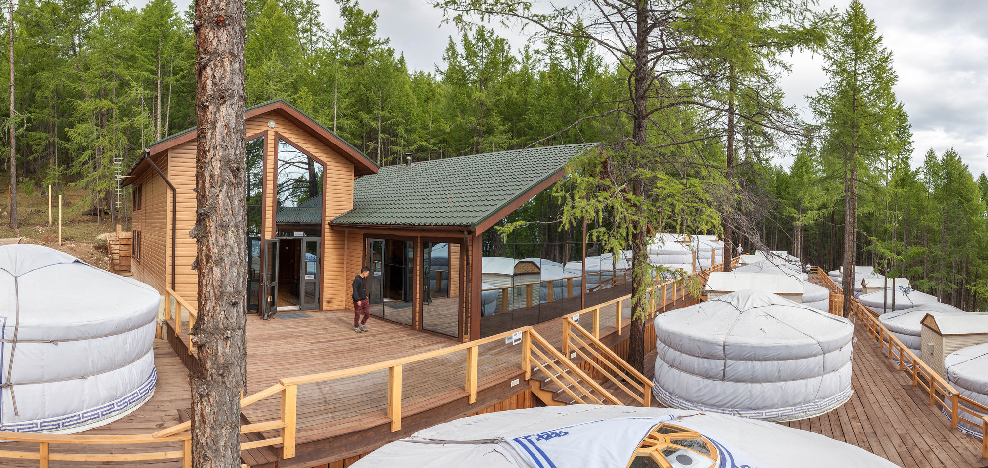 Lake Forest Lodge