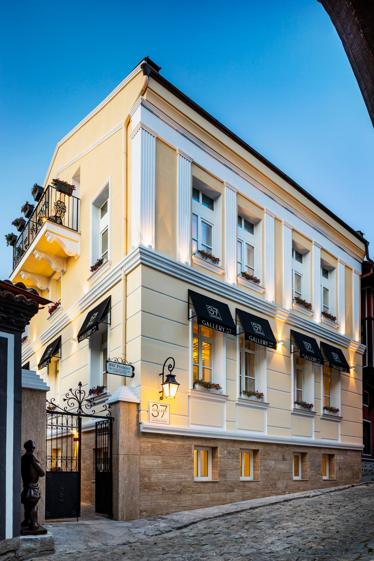 Hotel Gallery 37