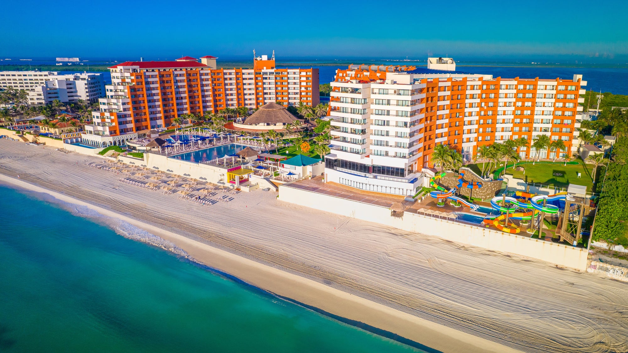 Crown Paradise Club Cancun