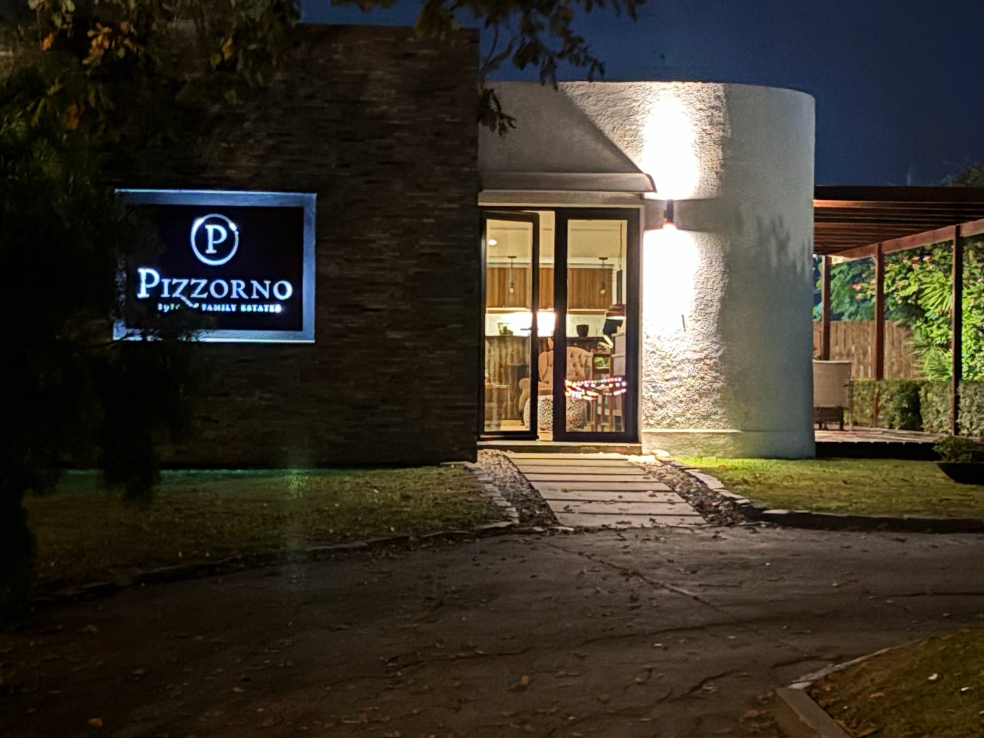 Pizzorno Lodge & Wine