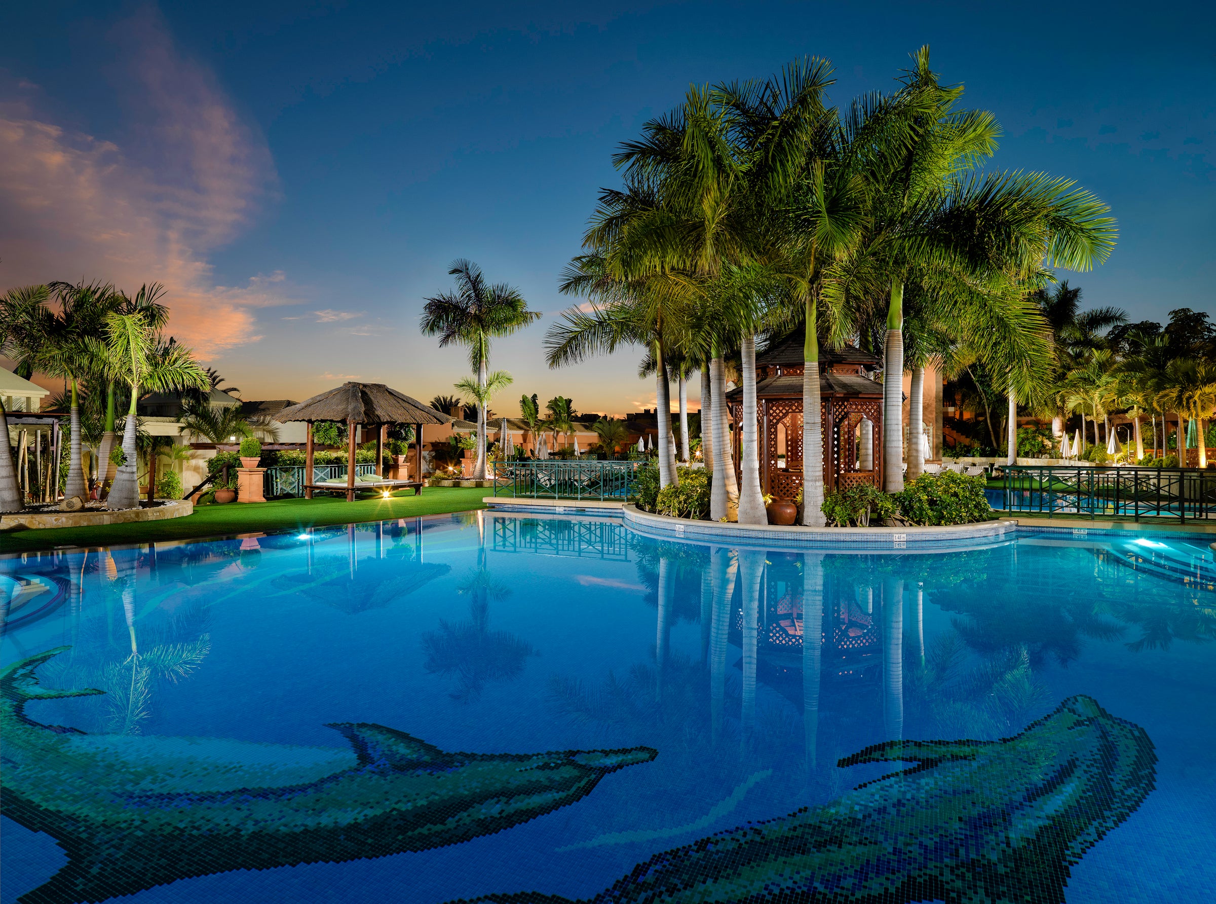 Green Garden Resort & Suites