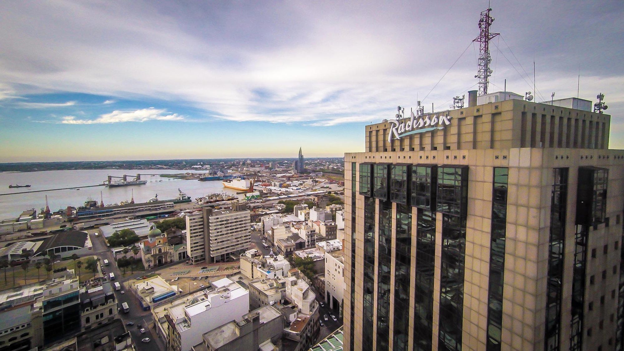 Radisson Victoria Plaza Hotel