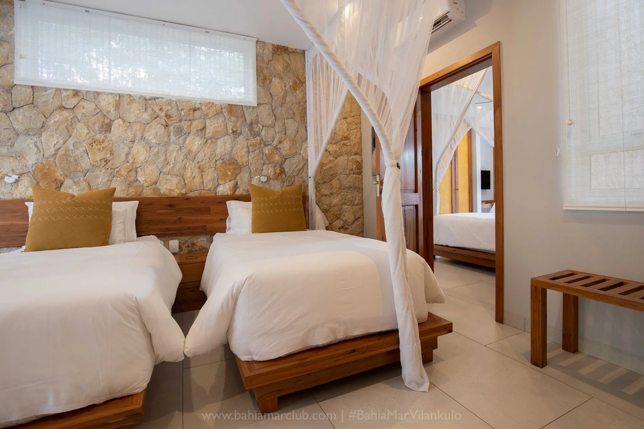 Interleadding doors in the Garden Suites at Bahia Mar Boutique Hotel, Vilankulos, Mozambique.