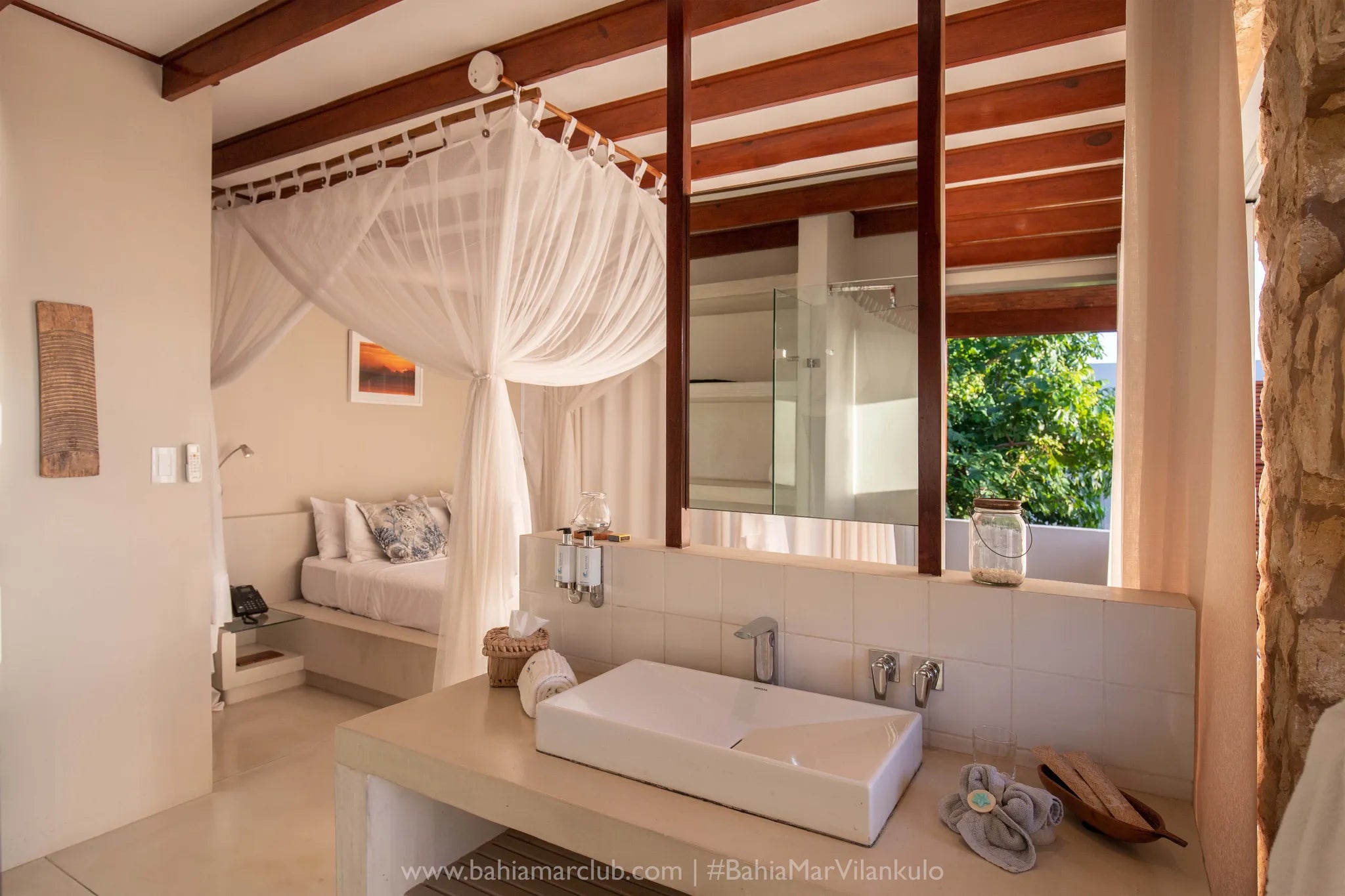 Sea View bedroom at Bahia Mar Boutique Hotel, Vilankulos, Mozambique.