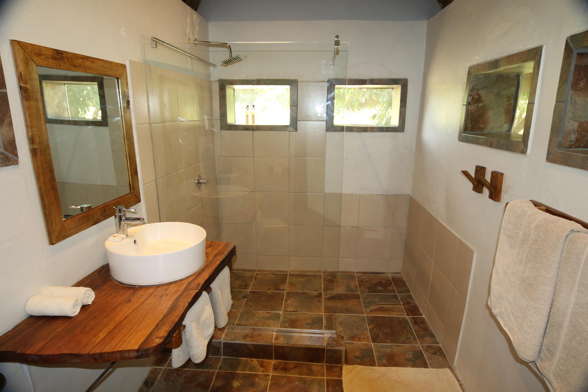 Chalet rooms at Flatdogs Camp gallery image 2