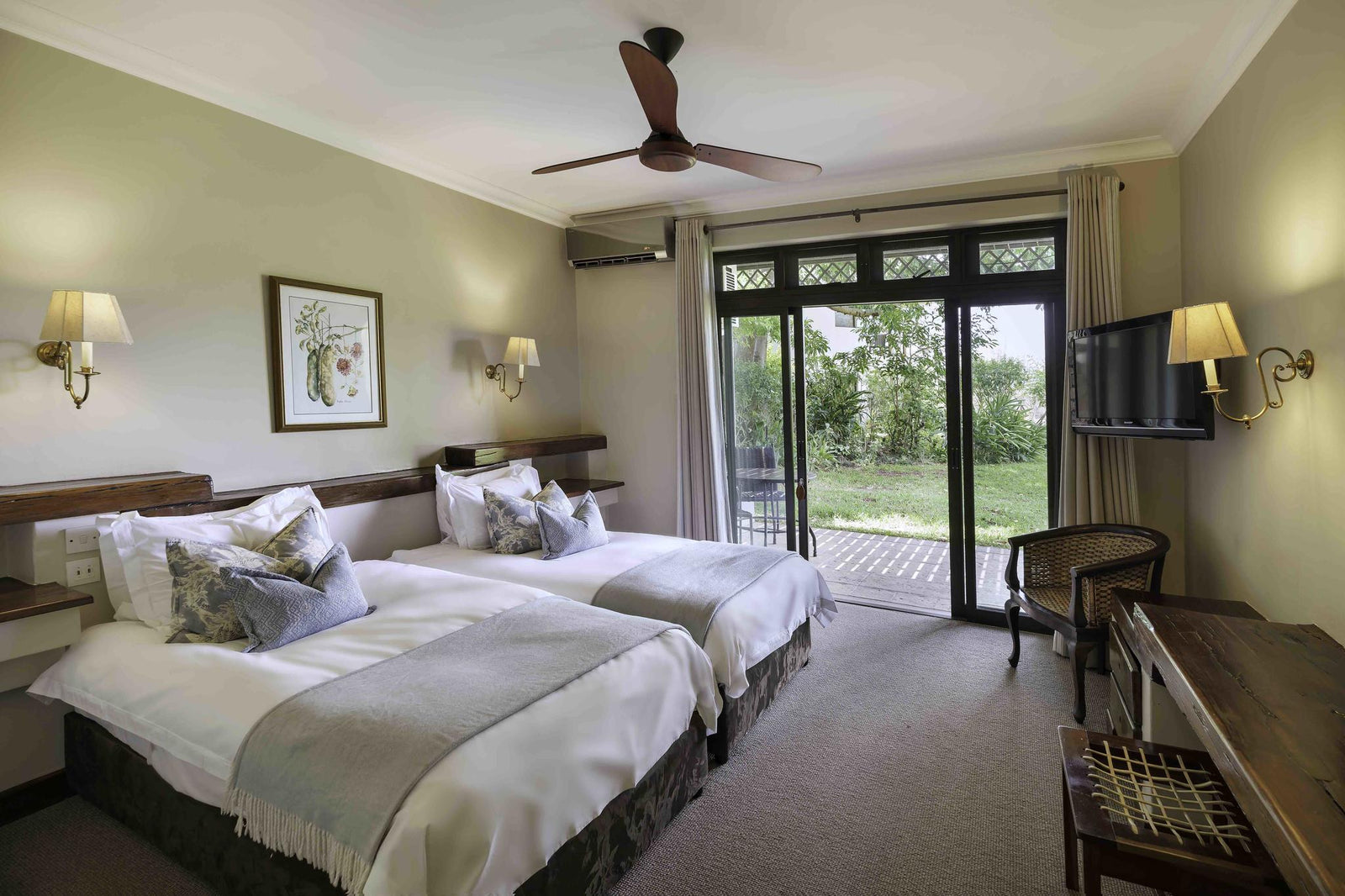 Classic Room (s)