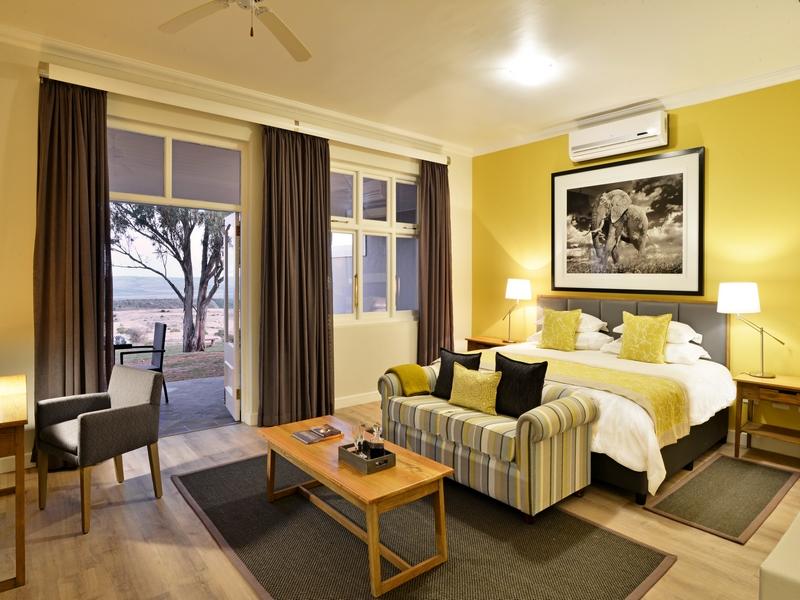 Contemporary Suite gallery image 15