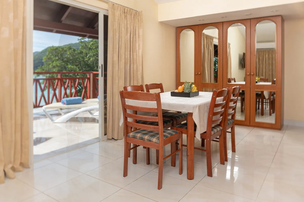 Room gallery image 1.