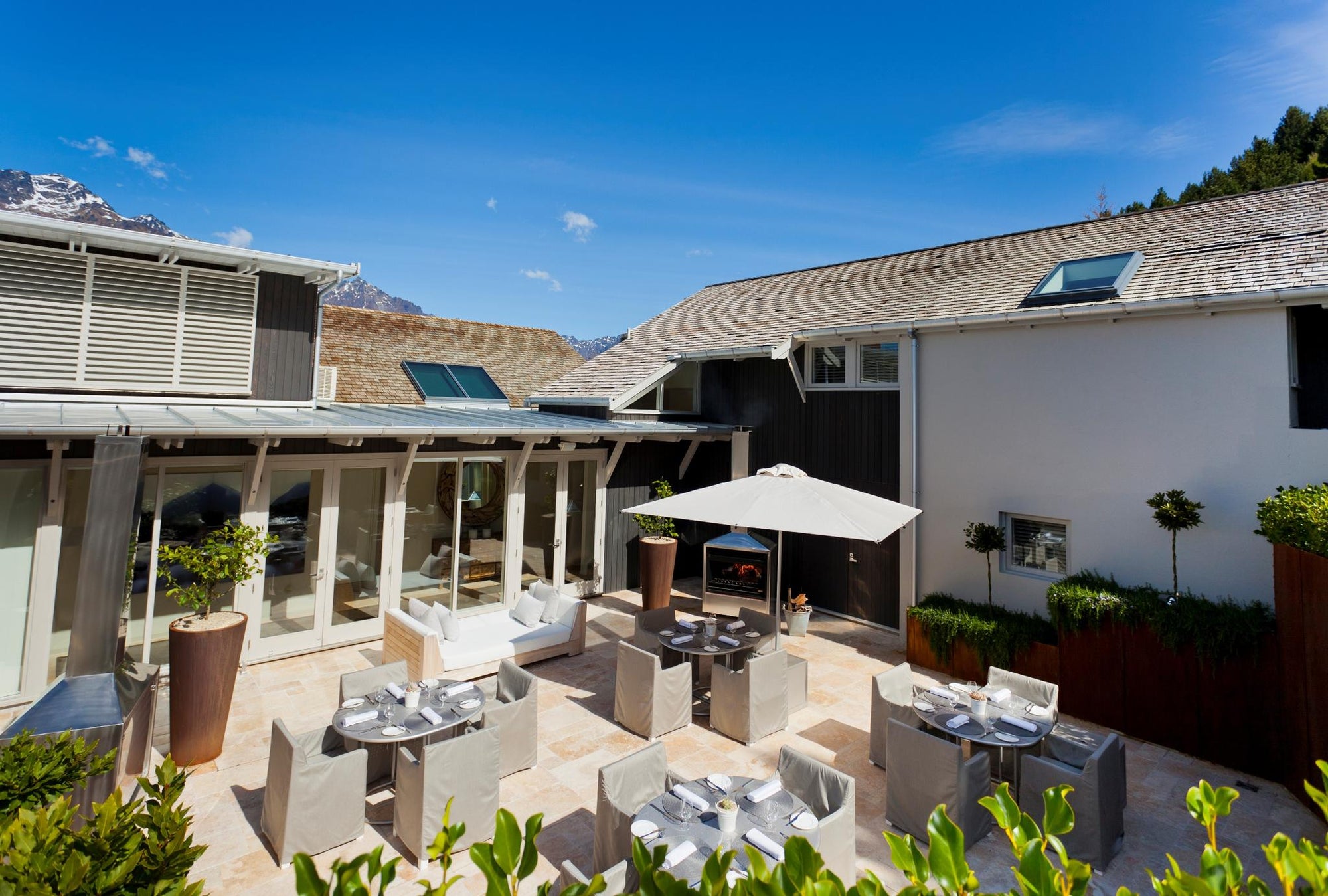 Matakauri Lodge Dining gallery image 6