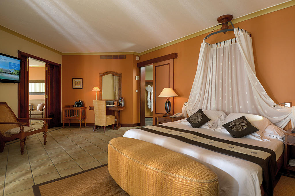 Club Senior Suites (Beachfront)
