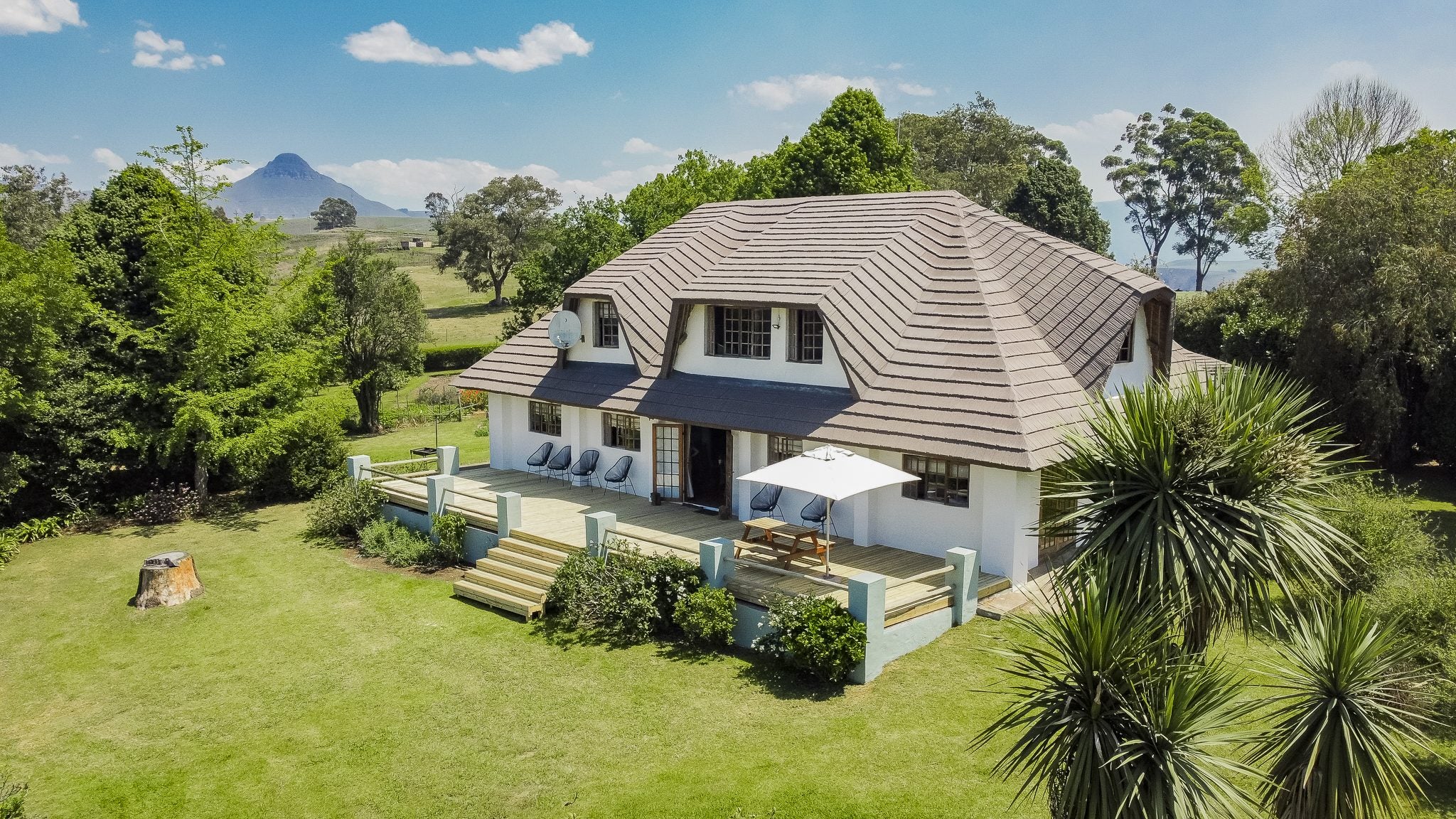 The Thatched House