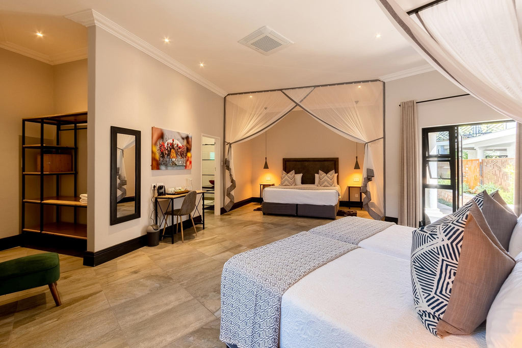 Superior Family Suite gallery image 3