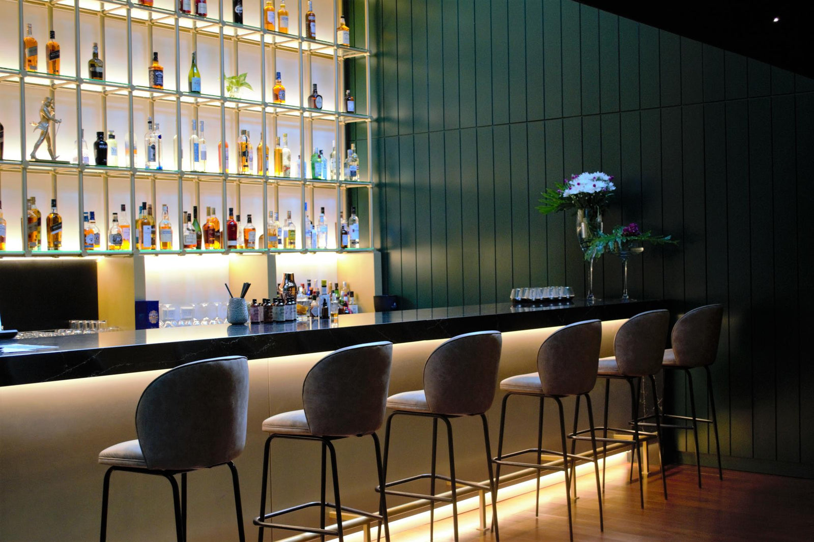 Felicia Bar